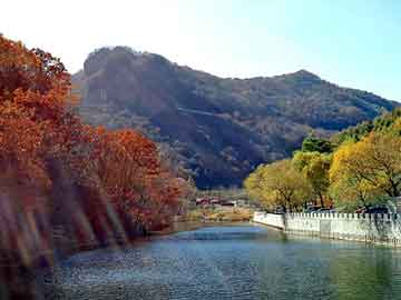 包年美與官軍兵的交融，歷史與現(xiàn)實(shí)的深度對(duì)話(huà)，包年美與官軍交融，歷史與現(xiàn)實(shí)的深度對(duì)話(huà)